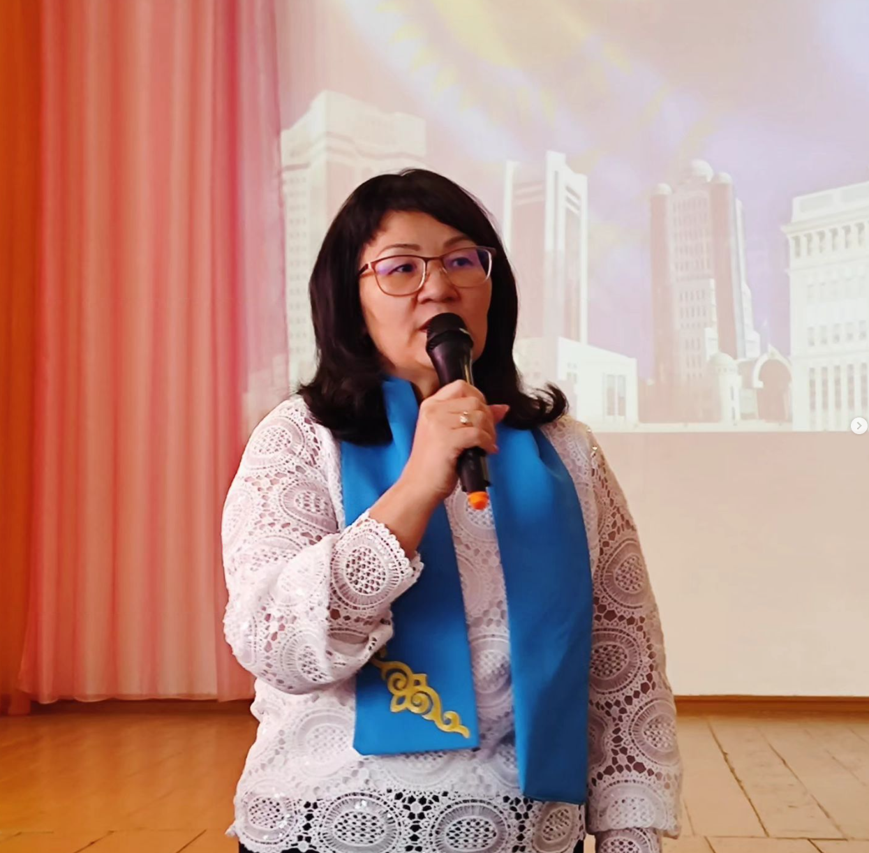 В школе-гимназии №10 состоялось торжественное собрание педагогов, посвященное 32-й годовщине Независимости Республики Казахстан.